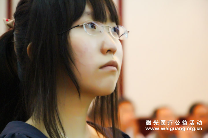 微光医疗公益活动主要发起人：文溪—充满热切期盼的目光2